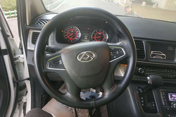 Used SAIC MAXUS G10 2019 Facelift PLUS 2.0T Automatic Elite Edition China VI Steering Wheel