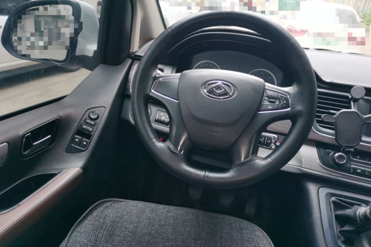 Used SAIC MAXUS G10 2019 PLUS 1.9T Manual Elite Edition Diesel China V Standard Steering Wheel