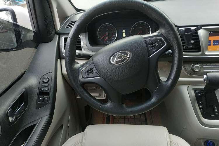 Used SAIC MAXUS G10 2019 Facelift PLUS 2.0T Automatic Elite Edition China VI Steering Wheel