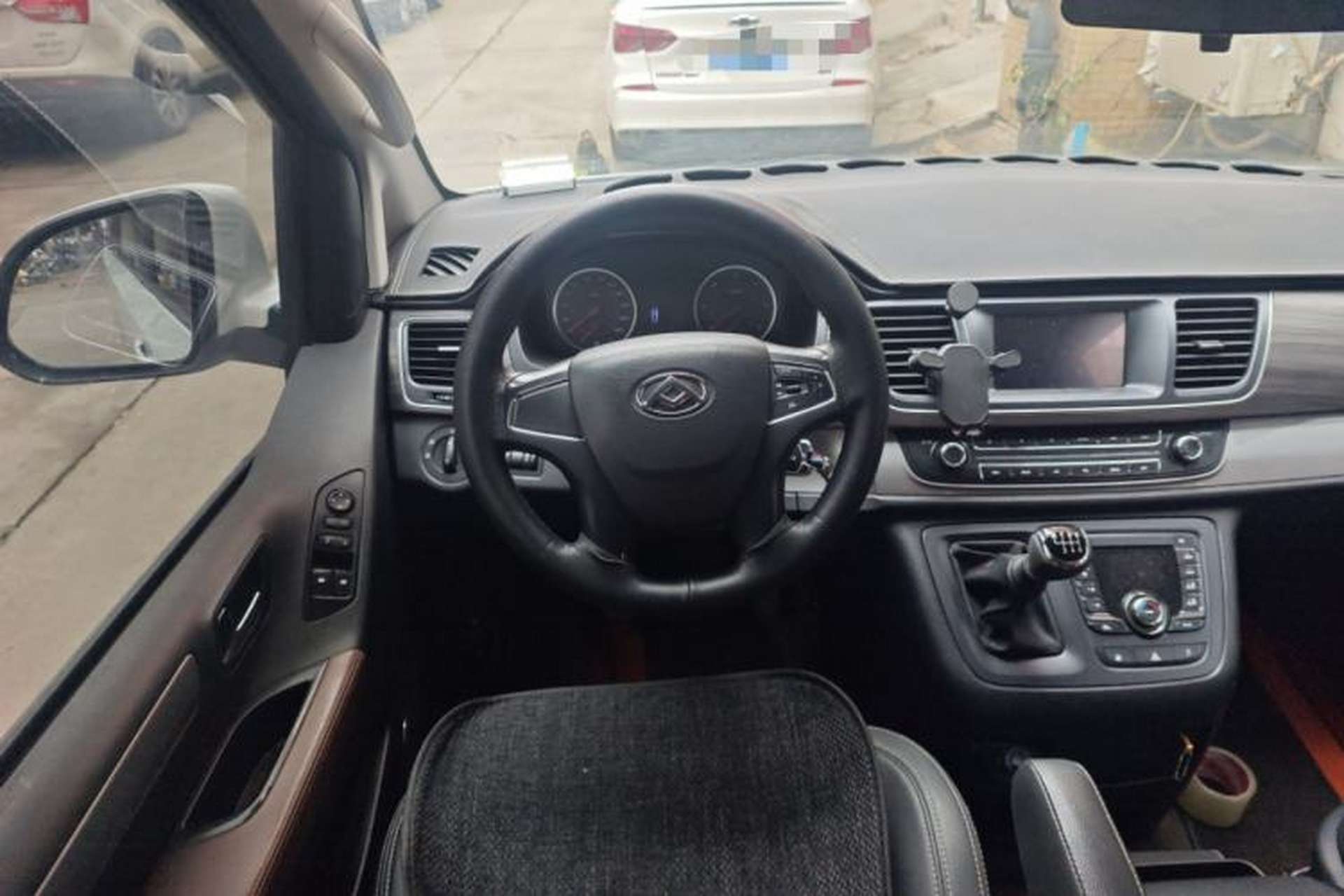 Used SAIC MAXUS G10 2019 PLUS 1.9T Manual Elite Edition Diesel China V Standard Steering Wheel