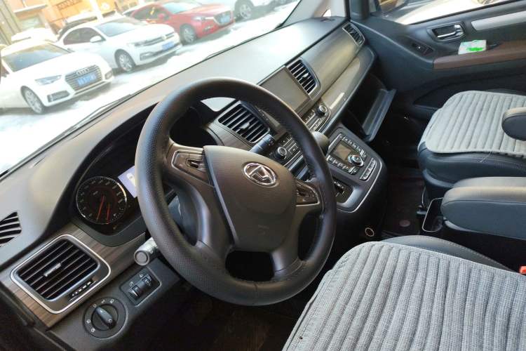 Used SAIC MAXUS G10 2019 Facelift PLUS 2.0T Automatic Elite Edition China VI Steering Wheel