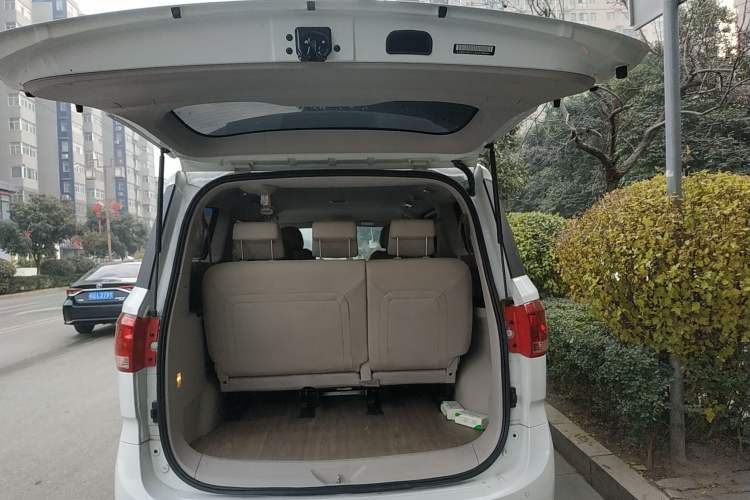 Used SAIC MAXUS G10 2019 Facelift PLUS 2.0T Automatic Elite Edition China VI Trunk