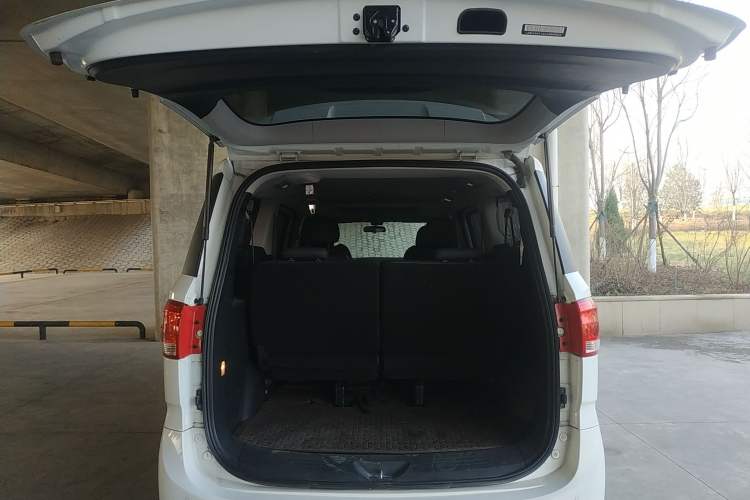 Used SAIC MAXUS G10 2019 Facelift PLUS 2.0T Automatic Elite Edition China VI Trunk