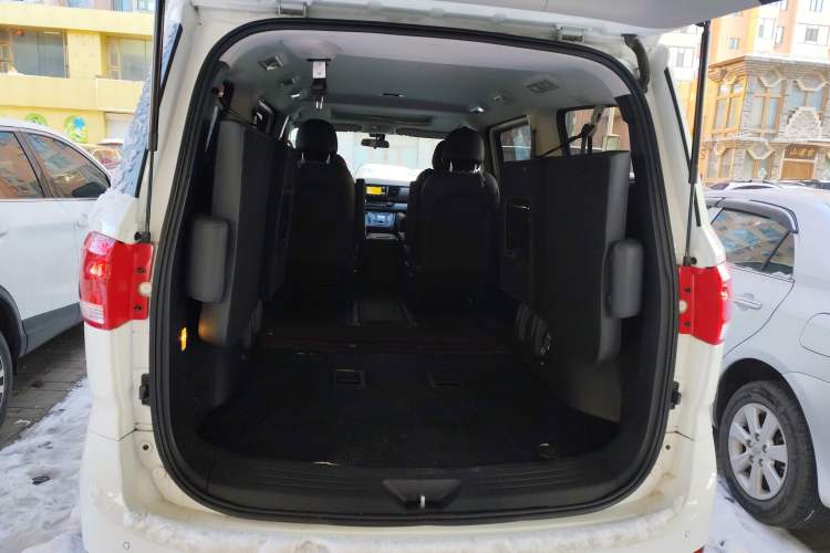 Used SAIC MAXUS G10 2019 Facelift PLUS 2.0T Automatic Elite Edition China VI Trunk