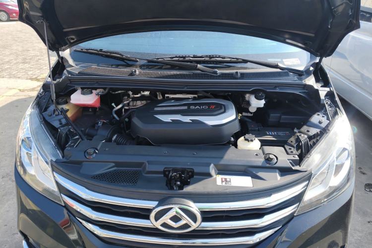 Used SAIC MAXUS G10 2021 2.0T Manual Elite Edition Diesel 7-Seater Engine Bay