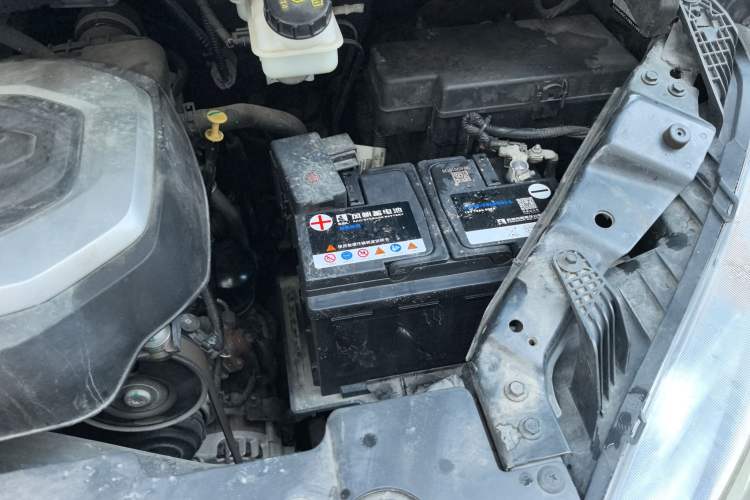 Used SAIC MAXUS G10 2021 2.0T Automatic Elite Edition Diesel 9-Seater Engine Bay Left