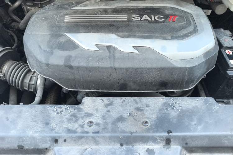 Used SAIC MAXUS G10 2021 2.0T Automatic Elite Edition Diesel 9-Seater Engine Bay