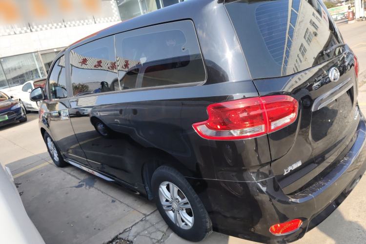 Used SAIC MAXUS G10 2021 2.0T Manual Elite Edition Diesel 7-Seater Exterior 3