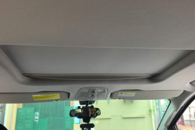 Used SAIC MAXUS G10 2021 2.0T Automatic Elite Edition Diesel 9-Seater Headliner