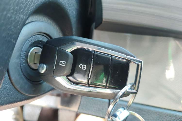 Used SAIC MAXUS G10 2021 2.0T Manual Elite Edition Diesel 7-Seater Interior 1
