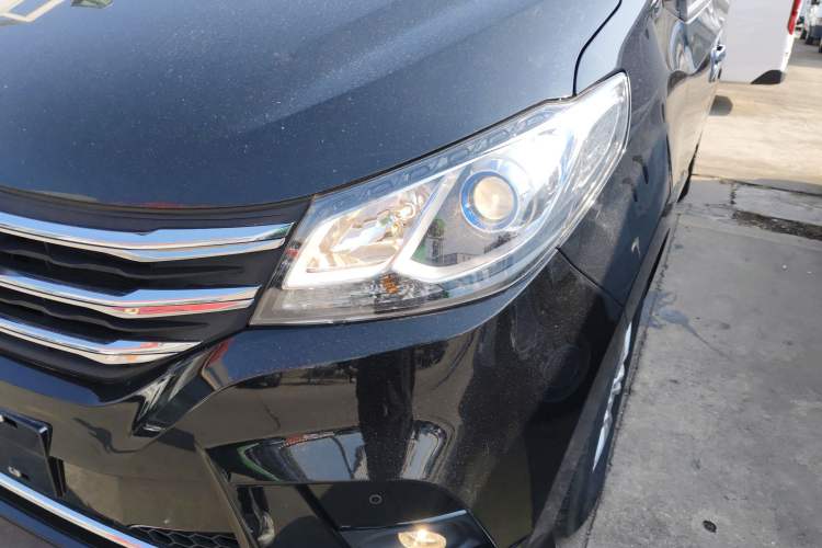Used SAIC MAXUS G10 2021 2.0T Manual Elite Edition Diesel 7-Seater Left Front Headlight