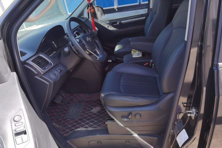 Used SAIC MAXUS G10 2021 2.0T Automatic Elite Edition Diesel 7-Seater Left Front Seat