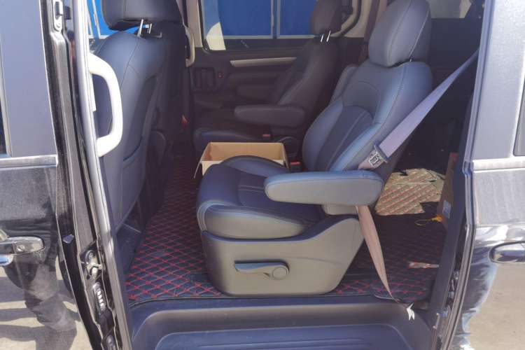 Used SAIC MAXUS G10 2021 2.0T Automatic Elite Edition Diesel 7-Seater Left Rear Seat
