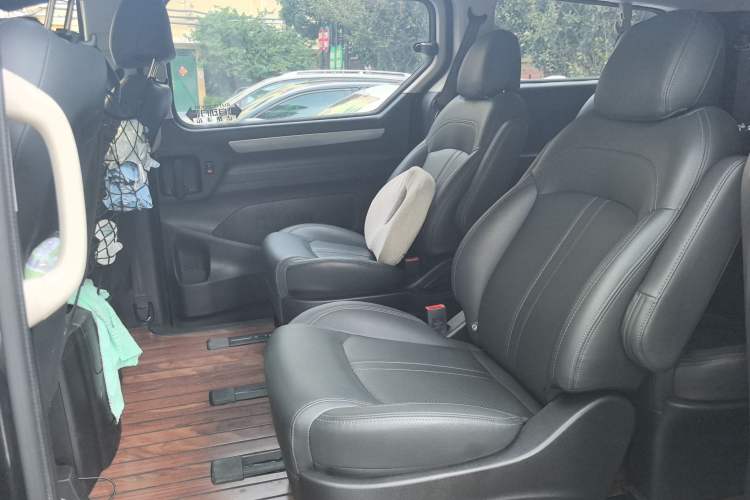 Used SAIC MAXUS G10 2021 2.0T Automatic Elite Edition Diesel 9-Seater Left Rear Seat