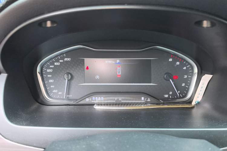 Used SAIC MAXUS G10 2021 2.0T Automatic Elite Edition Diesel 9-Seater Odometer Close Up