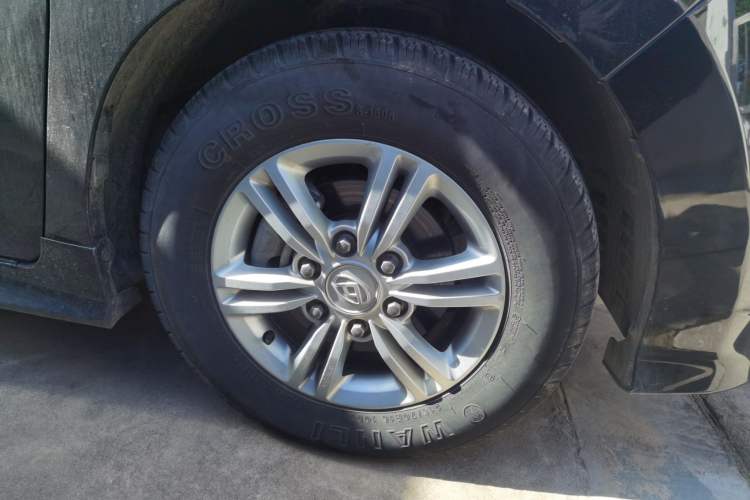Used SAIC MAXUS G10 2021 2.0T Automatic Elite Edition Diesel 7-Seater Right Front Wheel Hub