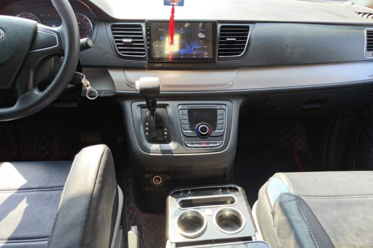 Used SAIC MAXUS G10 2021 2.0T Automatic Smart Edition Gasoline 7-Seater Audio And AC Panel