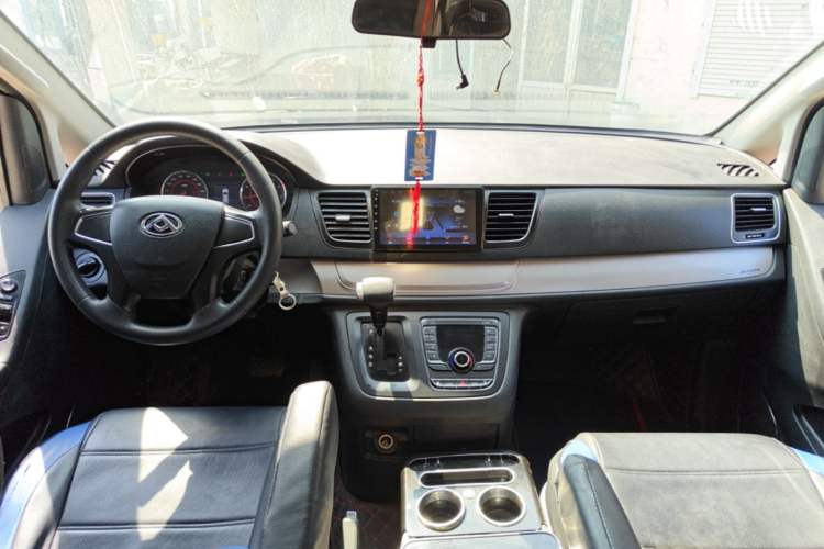 Used SAIC MAXUS G10 2021 2.0T Automatic Smart Edition Gasoline 7-Seater Center Console