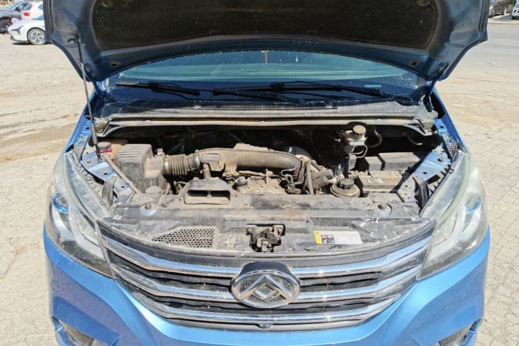 Used SAIC MAXUS G10 2021 2.0T Automatic Smart Edition Gasoline 7-Seater Engine Bay