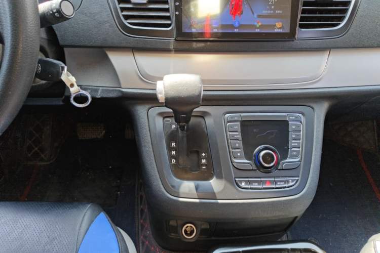 Used SAIC MAXUS G10 2021 2.0T Automatic Smart Edition Gasoline 7-Seater Gear Lever