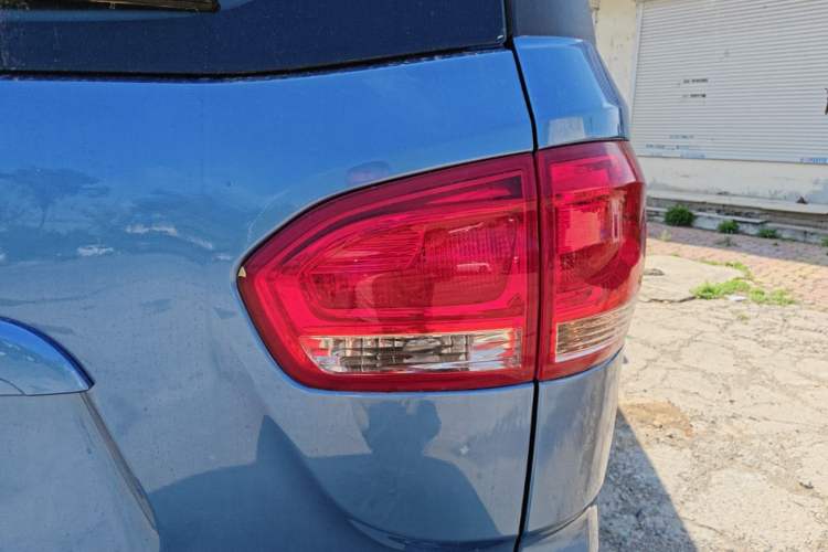 Used SAIC MAXUS G10 2021 2.0T Automatic Smart Edition Gasoline 7-Seater Right Rear Taillight