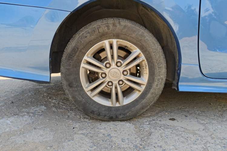 Used SAIC MAXUS G10 2021 2.0T Automatic Smart Edition Gasoline 7-Seater Right Rear Wheel Hub