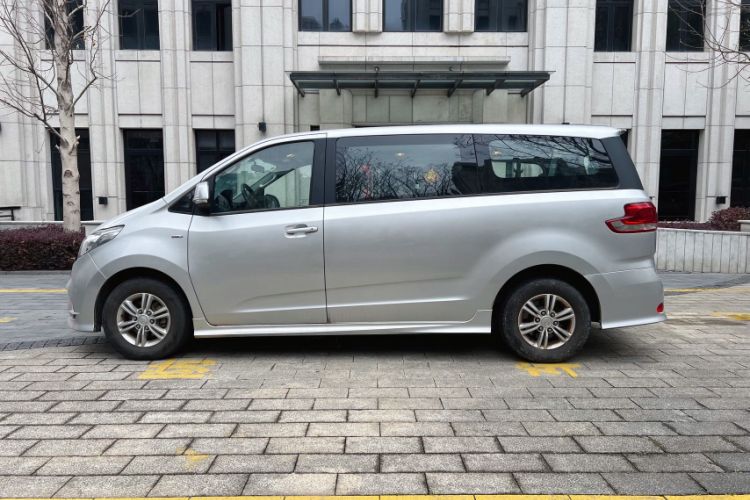 Used SAIC MAXUS G10 2021 2.0T Automatic Elite Edition Gasoline 7-Seater Exterior 4