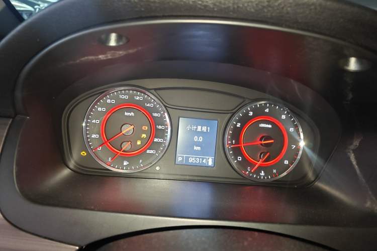 Used SAIC MAXUS G10 2021 2.0T Automatic Elite Edition Gasoline 7-Seater Instrument Cluster