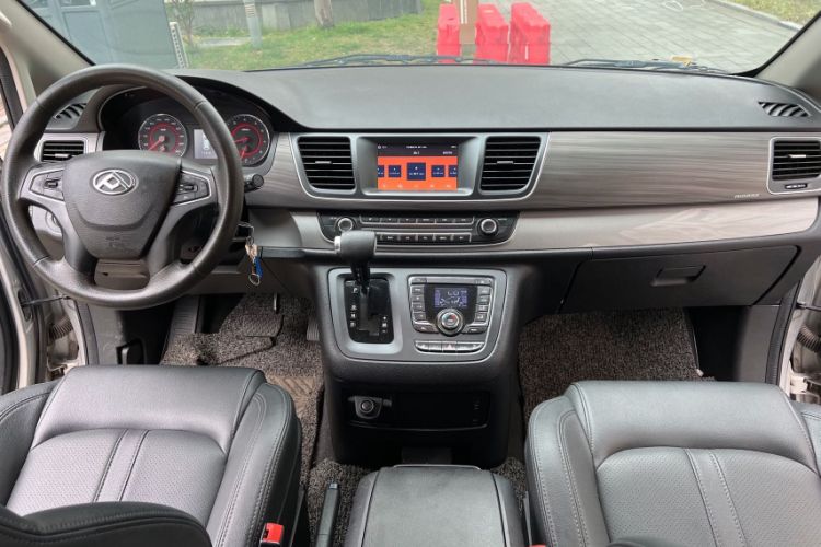Used SAIC MAXUS G10 2021 2.0T Automatic Elite Edition Gasoline 7-Seater Interior 3