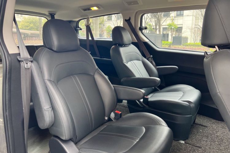 Used SAIC MAXUS G10 2021 2.0T Automatic Elite Edition Gasoline 7-Seater Interior 5