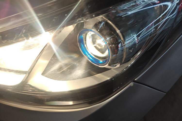 Used SAIC MAXUS G10 2021 2.0T Automatic Elite Edition Gasoline 7-Seater Left Front Headlight