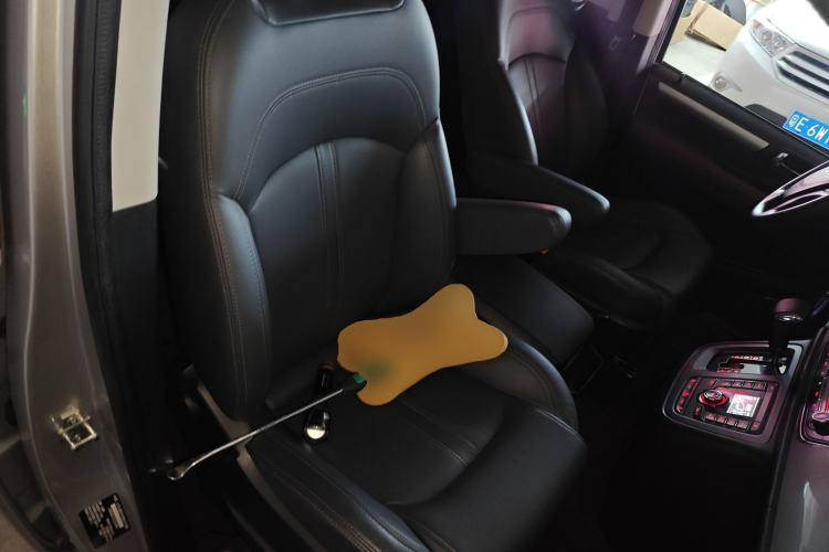 Used SAIC MAXUS G10 2021 2.0T Automatic Elite Edition Gasoline 7-Seater Right Front Seat
