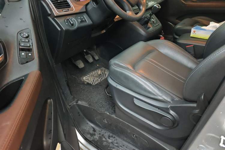 Used SAIC MAXUS G10 2021 2.0T Manual Elite Edition Gasoline 7-Seater Driver Seat