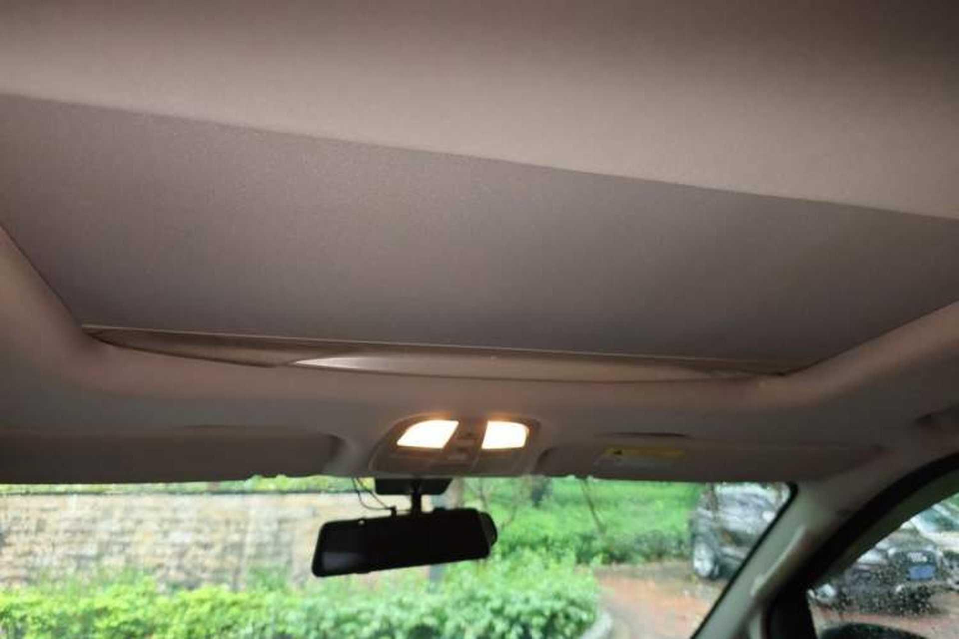 Used SAIC MAXUS G10 2021 2.0T Manual Elite Edition Gasoline 7-Seater Headliner