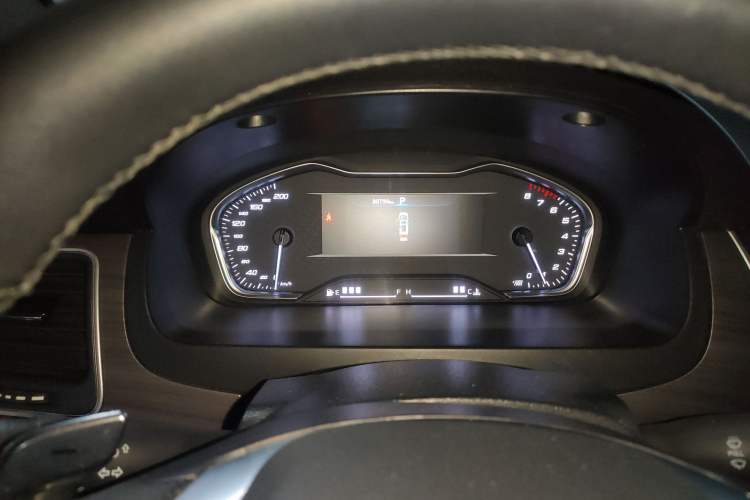 Used SAIC MAXUS G10 2021 2.0T Automatic Elite Edition Gasoline 7-Seater Instrument Cluster