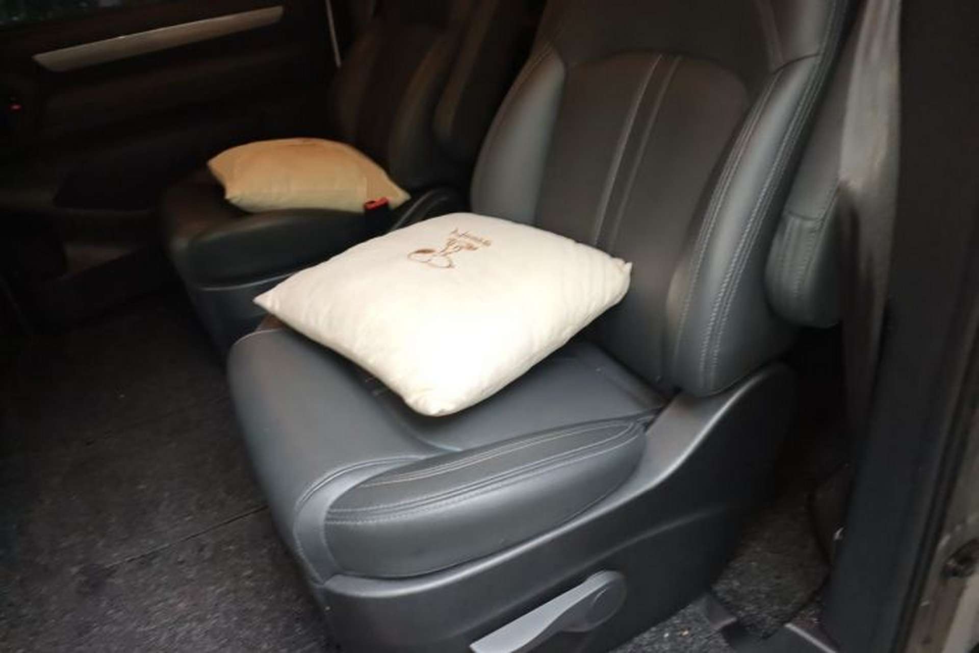 Used SAIC MAXUS G10 2021 2.0T Manual Elite Edition Gasoline 7-Seater Left Rear Seat