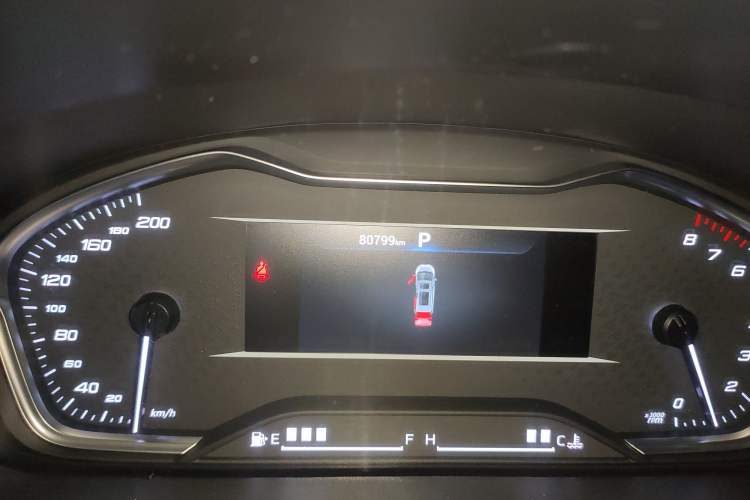 Used SAIC MAXUS G10 2021 2.0T Automatic Elite Edition Gasoline 7-Seater Odometer Close Up