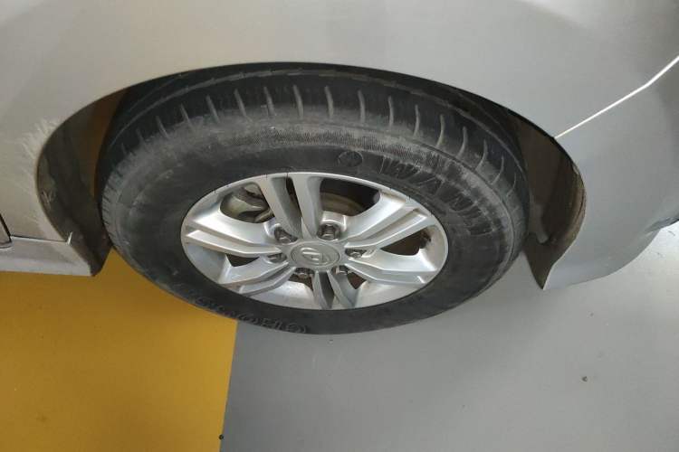 Used SAIC MAXUS G10 2021 2.0T Automatic Elite Edition Gasoline 7-Seater Right Front Wheel Hub