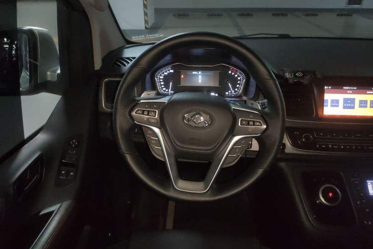 Used SAIC MAXUS G10 2021 2.0T Automatic Elite Edition Gasoline 7-Seater Steering Wheel
