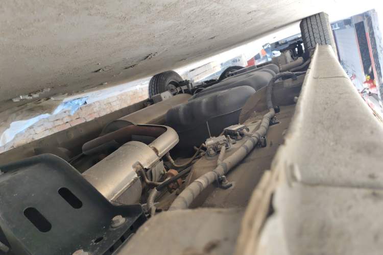 Used SAIC MAXUS G10 2021 2.0T Manual Elite Edition Diesel 9-Seater Chassis Front Right