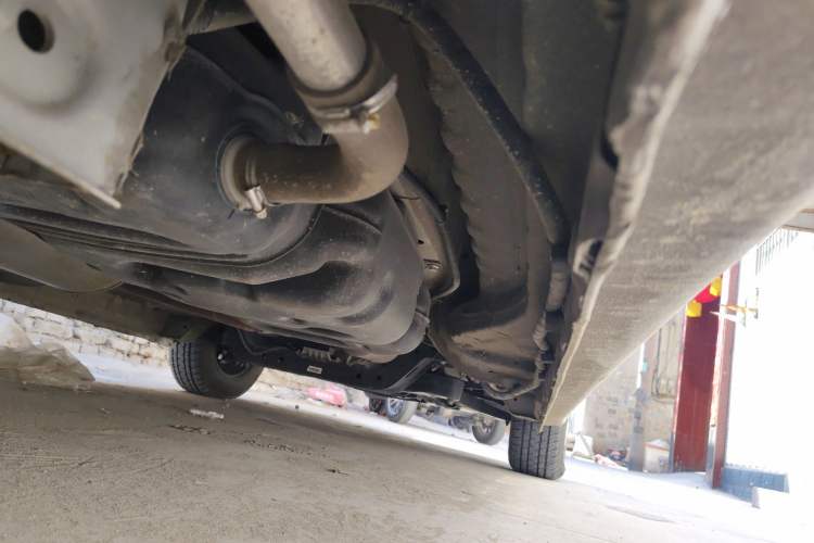 Used SAIC MAXUS G10 2021 2.0T Manual Elite Edition Diesel 9-Seater Chassis Rear Right