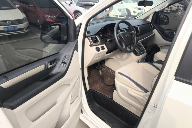 Used SAIC MAXUS G10 2021 2.0T Automatic Elite Edition Gasoline 7-Seater Driver Seat