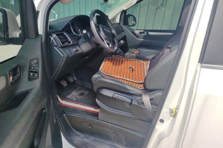 Used SAIC MAXUS G10 2021 2.0T Manual Elite Edition Diesel 8-Seater Driver Seat