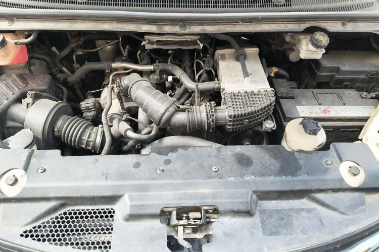 Used SAIC MAXUS G10 2021 2.0T Manual Smart Edition Diesel 7-Seater Engine Bay