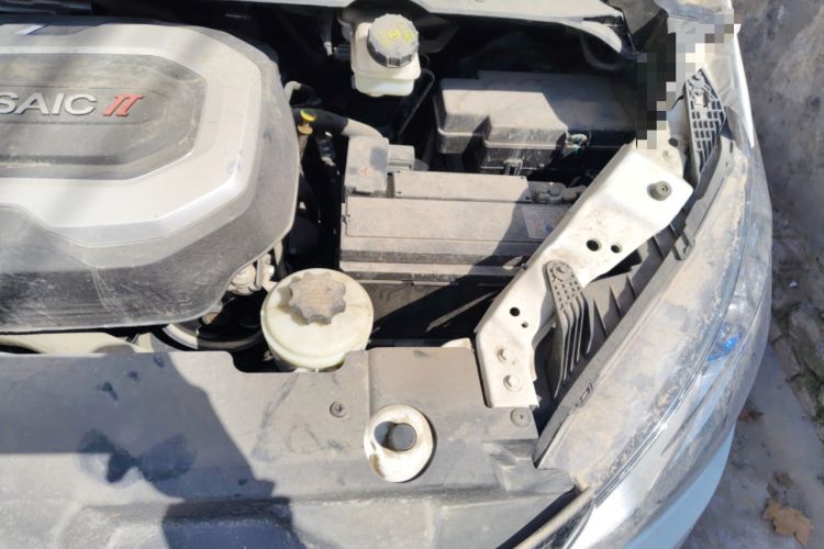 Used SAIC MAXUS G10 2021 2.0T Manual Elite Edition Diesel 9-Seater Engine Bay Left