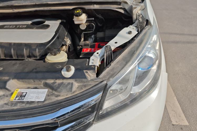 Used SAIC MAXUS G10 2021 2.0T Automatic Elite Edition Gasoline 7-Seater Engine Bay Left
