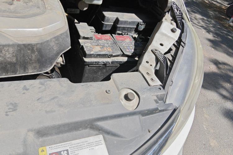 Used SAIC MAXUS G10 2021 2.0T Automatic Elite Edition Diesel 9-Seater Engine Bay Left