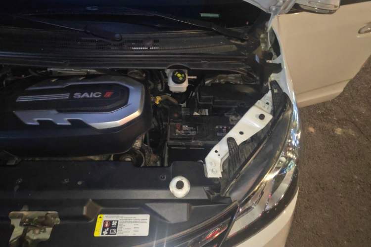 Used SAIC MAXUS G10 2021 2.0T Automatic Elite Edition Diesel 7-Seater Engine Bay Left