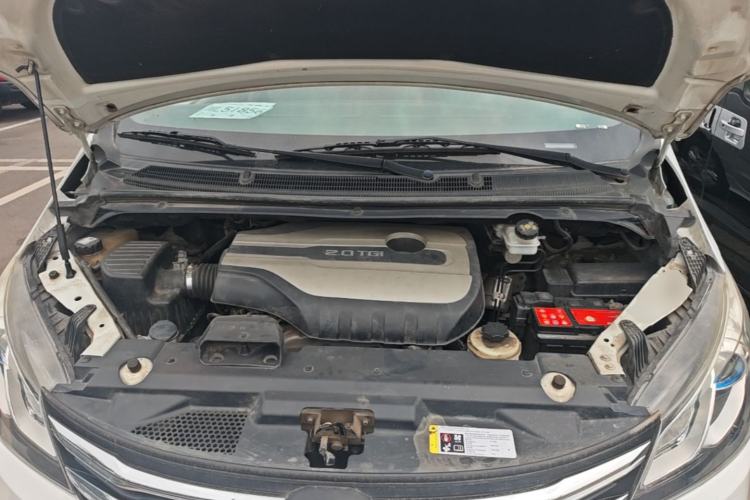 Used SAIC MAXUS G10 2021 2.0T Automatic Elite Edition Gasoline 7-Seater Engine Bay