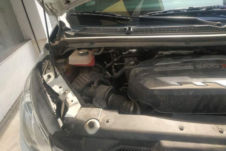 Used SAIC MAXUS G10 2021 2.0T Manual Elite Edition Diesel 8-Seater Engine Bay Right
